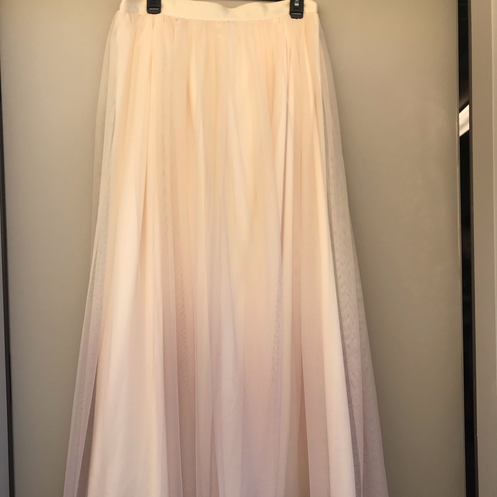 Lauren Conrad Ombré Tulle 3/4 length Maxi Skirt!